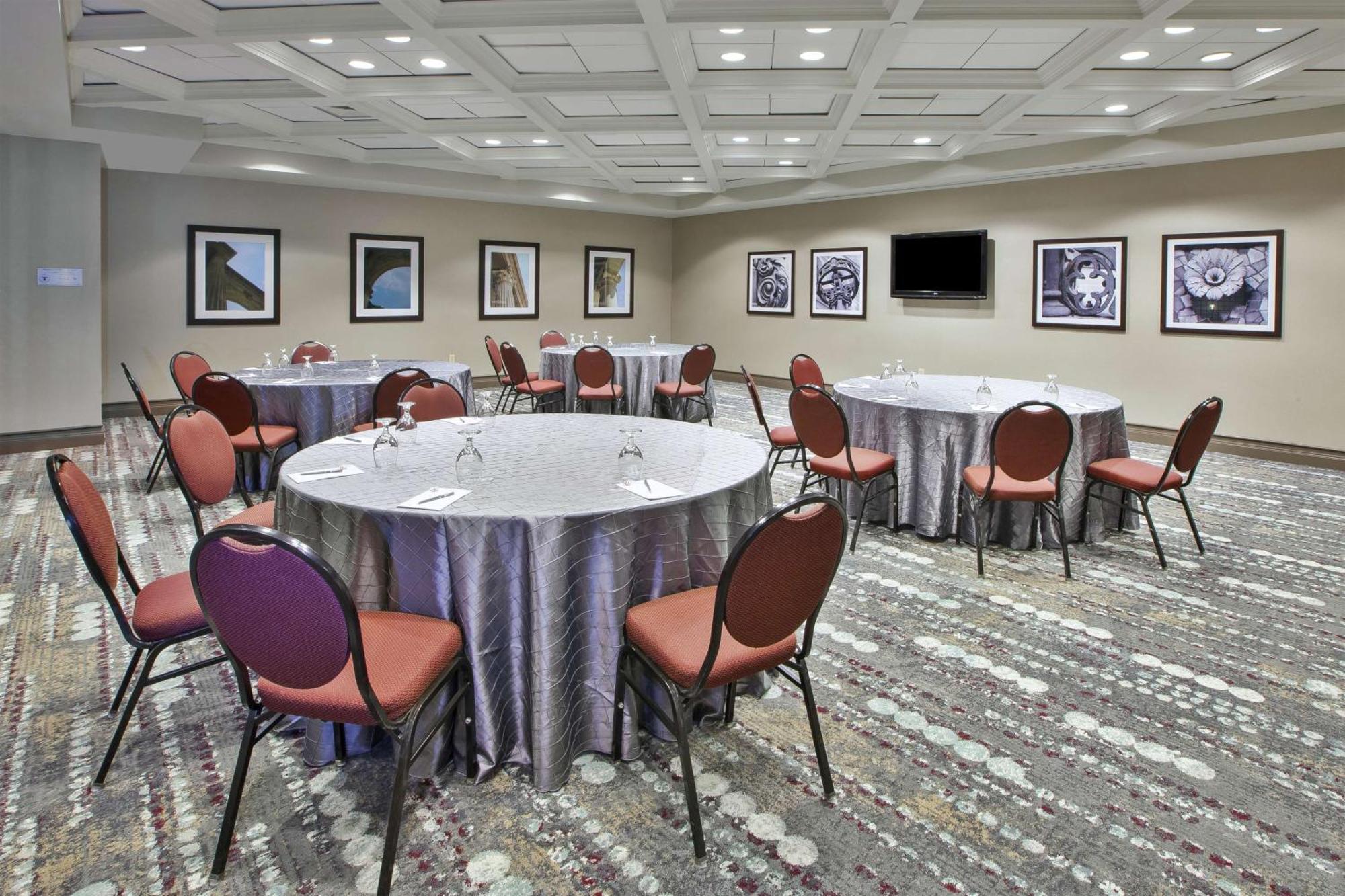 Embassy Suites Columbus - Airport Экстерьер фото